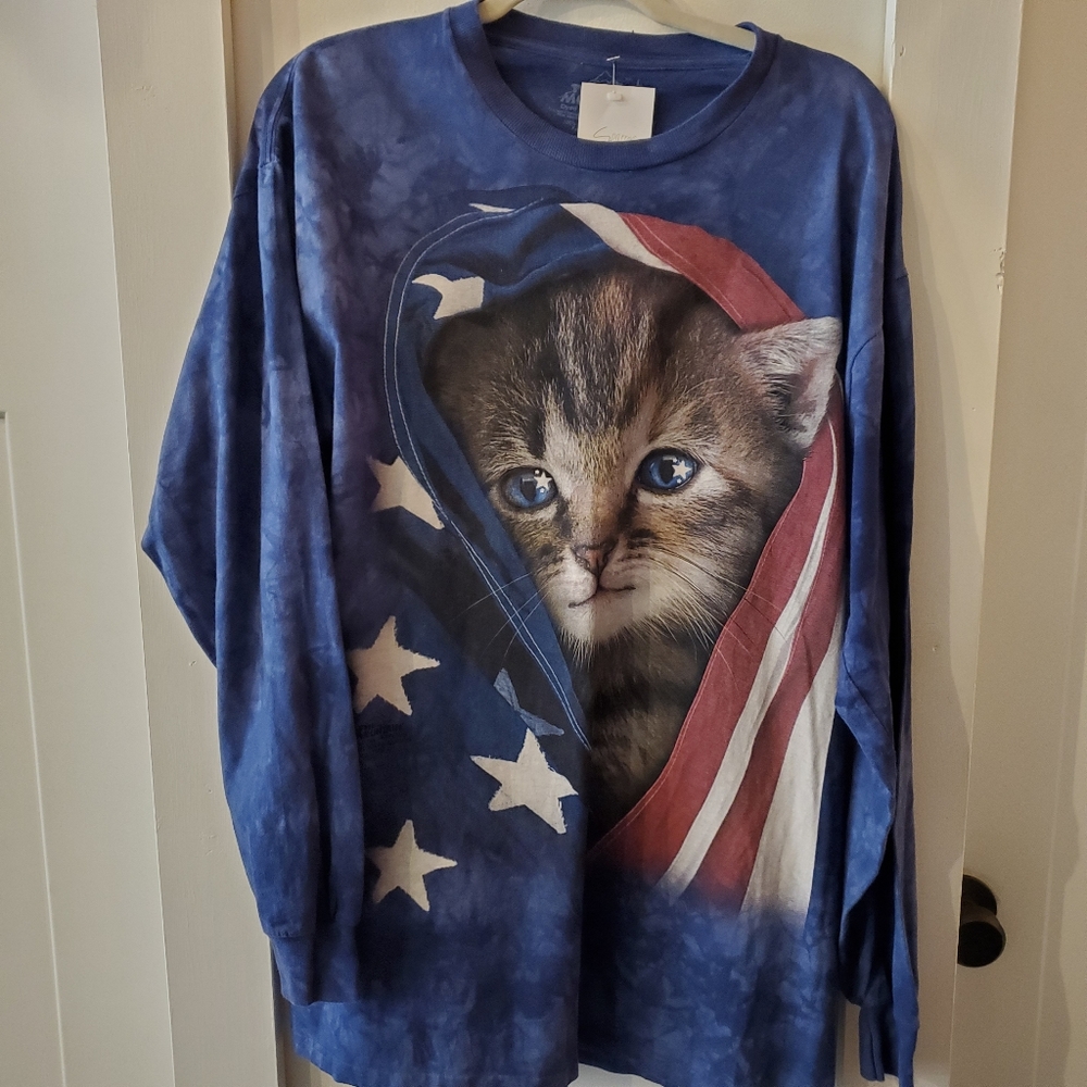 The Mountain Graphic Tee